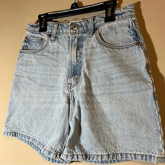 Abercrombie & Fitch The Loose Short High Rise Light Wash Shorts 25/0 - Picture 3 of 10